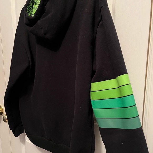 Wicked the Musical Black and Green Women's Zip up Hoodie 🖤💚 - Picture 10 of 16